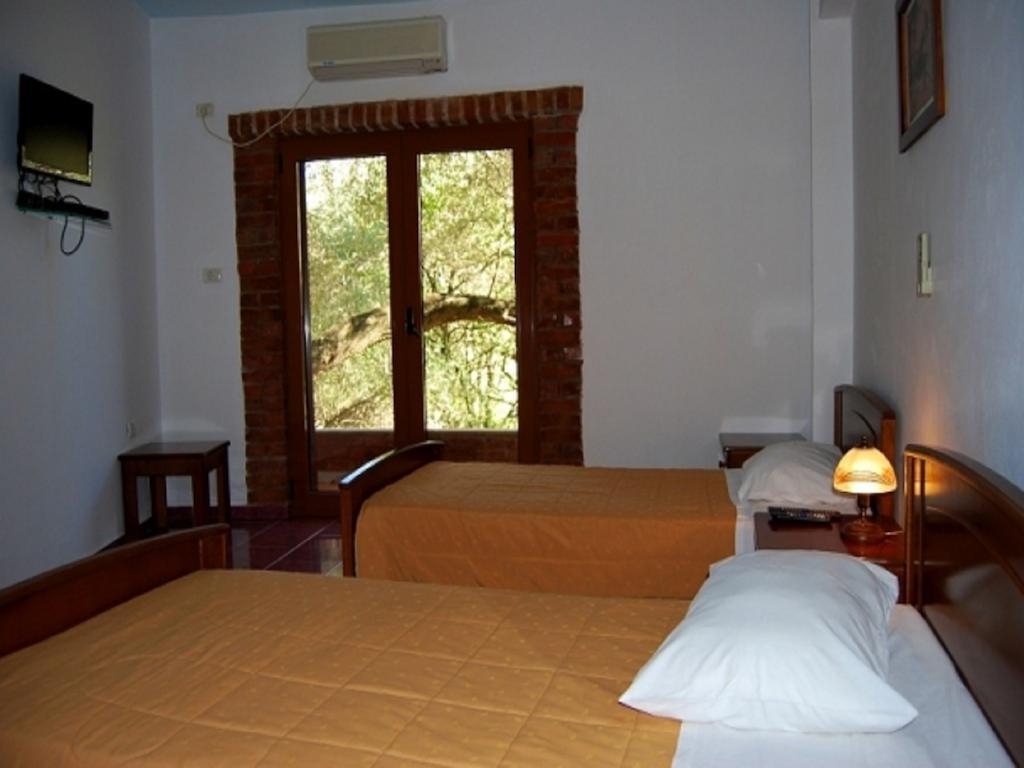 Hotel Livia Ksamil Bilik gambar