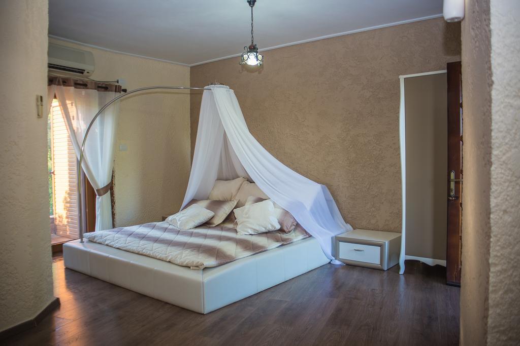 Hotel Livia Ksamil Luaran gambar